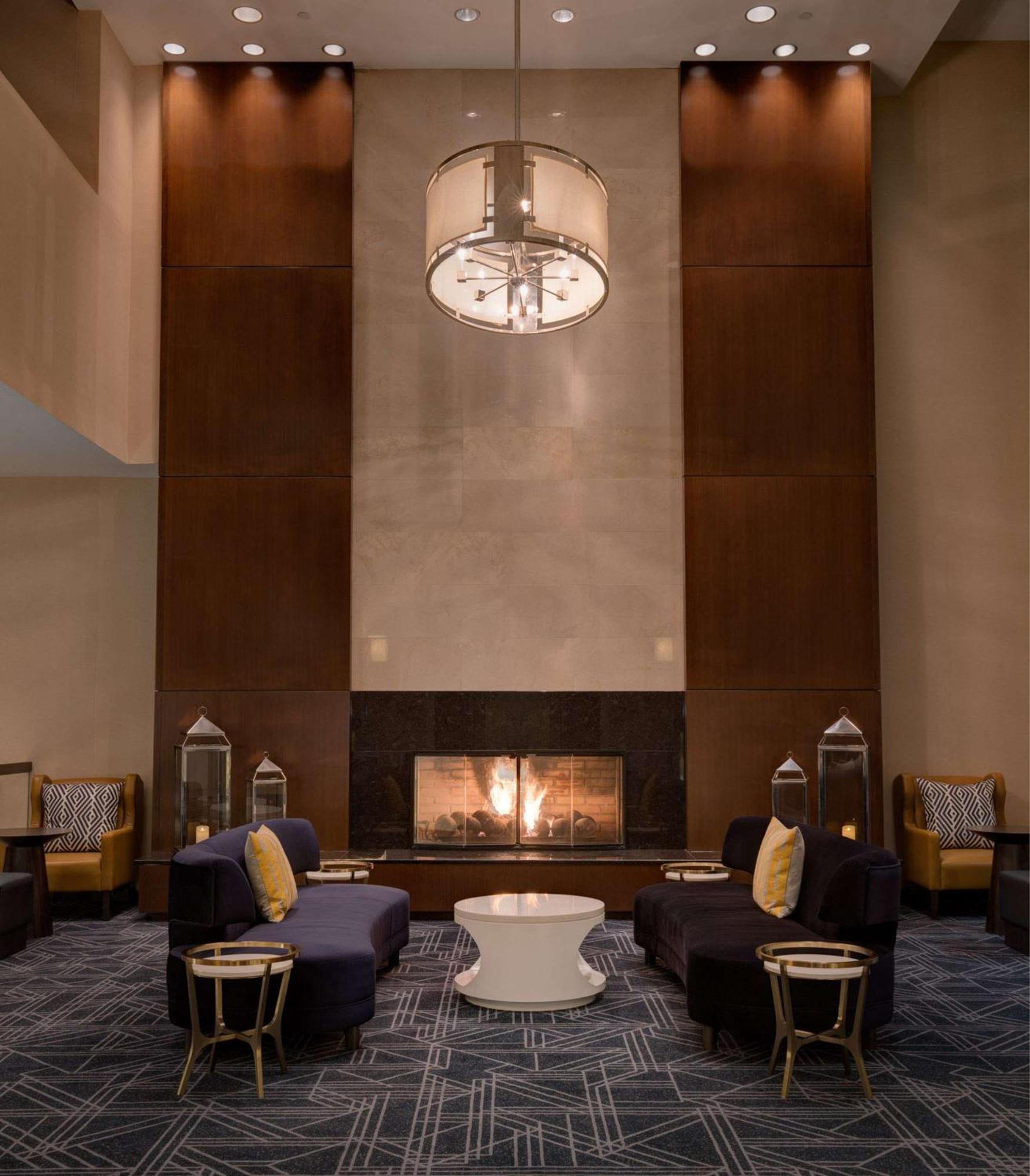 Отель The Saratoga Hilton Саратога-Спрингс Экстерьер фото