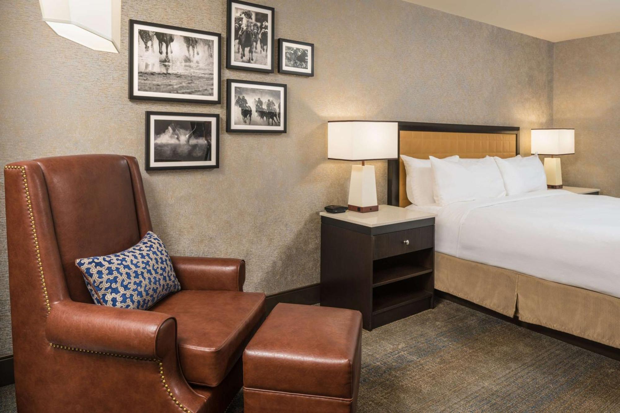 Отель The Saratoga Hilton Саратога-Спрингс Экстерьер фото