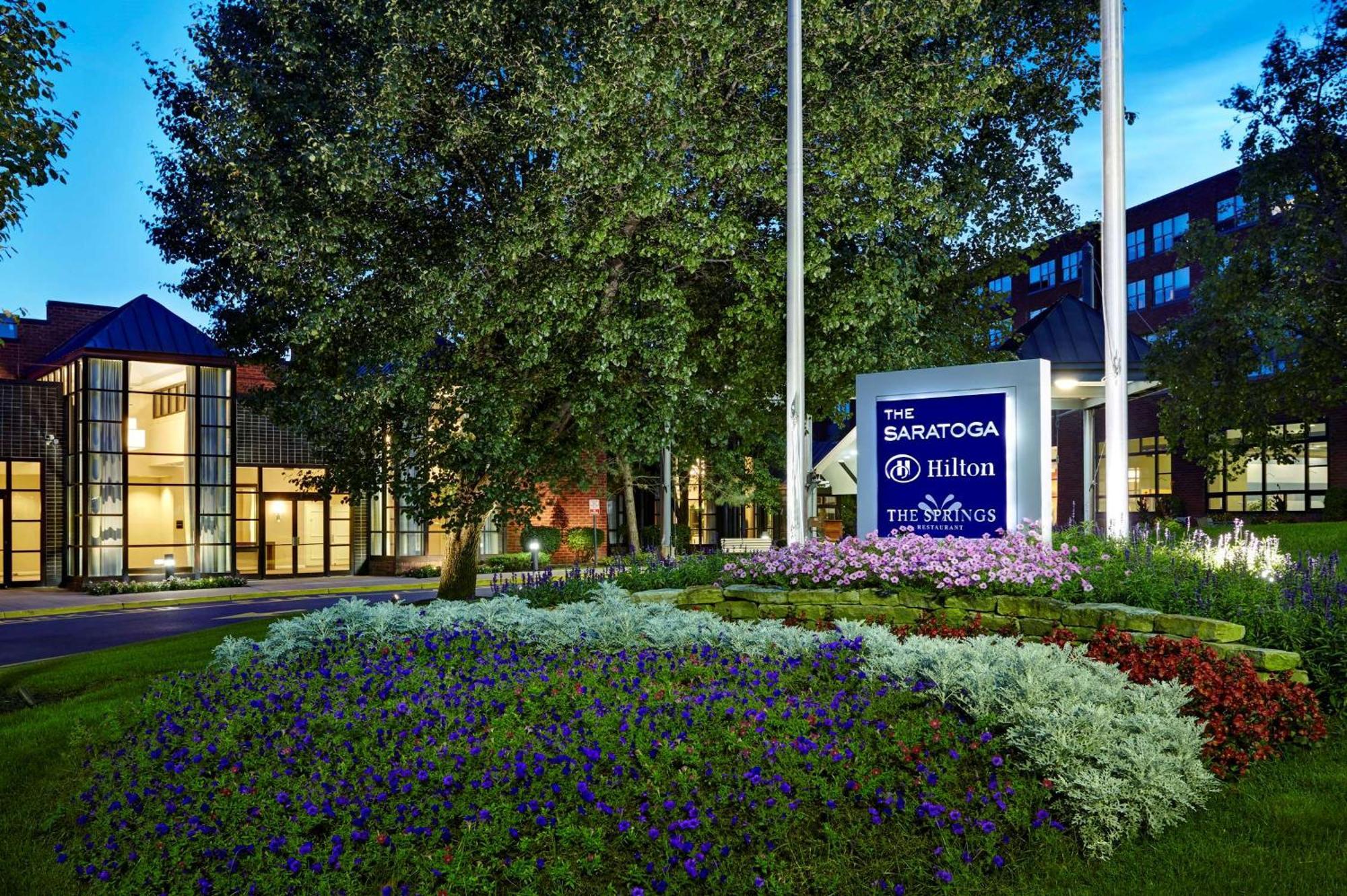 Отель The Saratoga Hilton Саратога-Спрингс Экстерьер фото